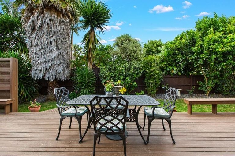 Photo of property in 19b Lillian Place, Orewa, 0931