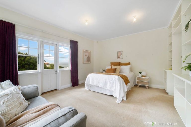 Photo of property in 9 Wadestown Road, Wadestown, Wellington, 6012