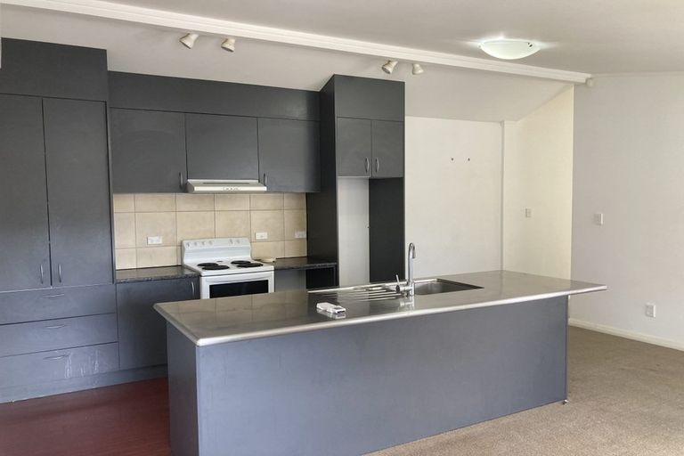 Photo of property in 132 Wallace Street, Mount Cook, Wellington, 6021