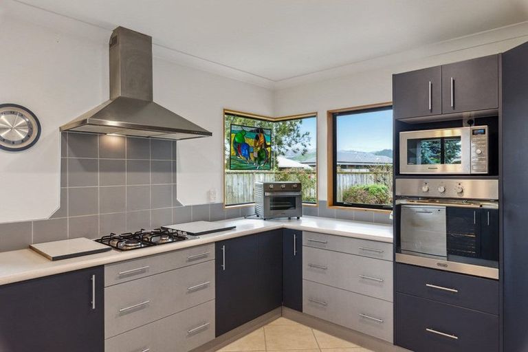 Photo of property in 11 Aburoc Place, Paraparaumu Beach, Paraparaumu, 5032