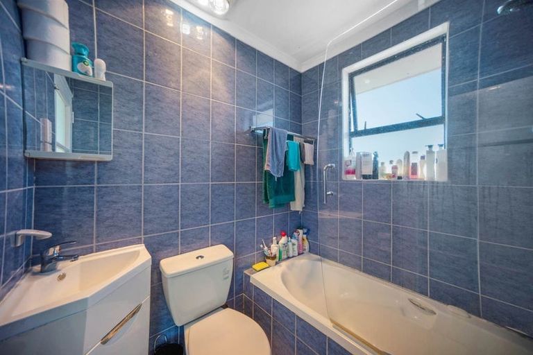 Photo of property in 12 Ussher Place, Pakuranga Heights, Auckland, 2010