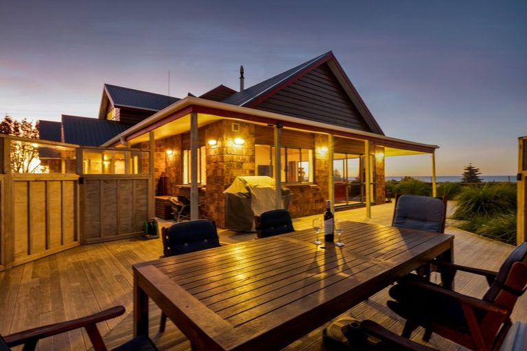 Photo of property in 957 Main Road North, Onaero, Waitara, 4383