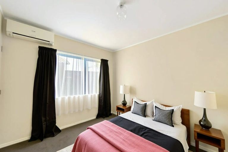 Photo of property in 4/390 West Coast Road, Glen Eden, Auckland, 0602