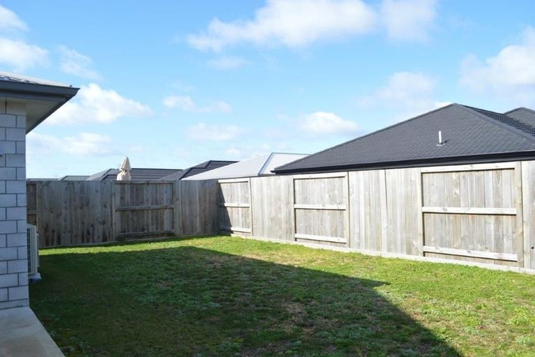 Photo of property in 15 Furlong Road, Papamoa, 3118