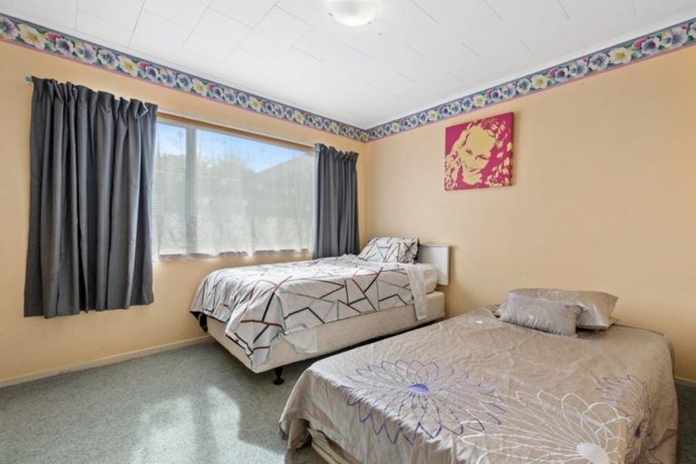 Photo of property in 27 Point Street, Raglan, 3225