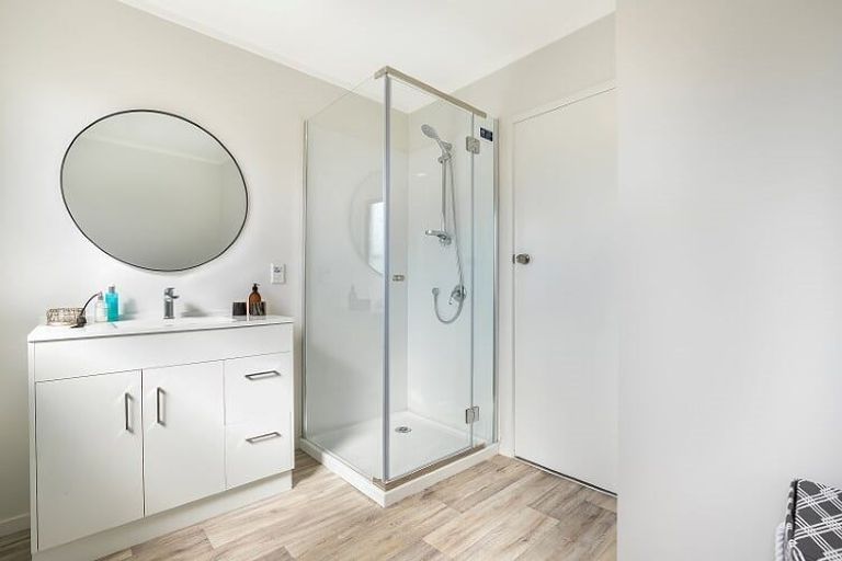 Photo of property in 1/54 Ray Small Drive, Pahurehure, Papakura, 2113