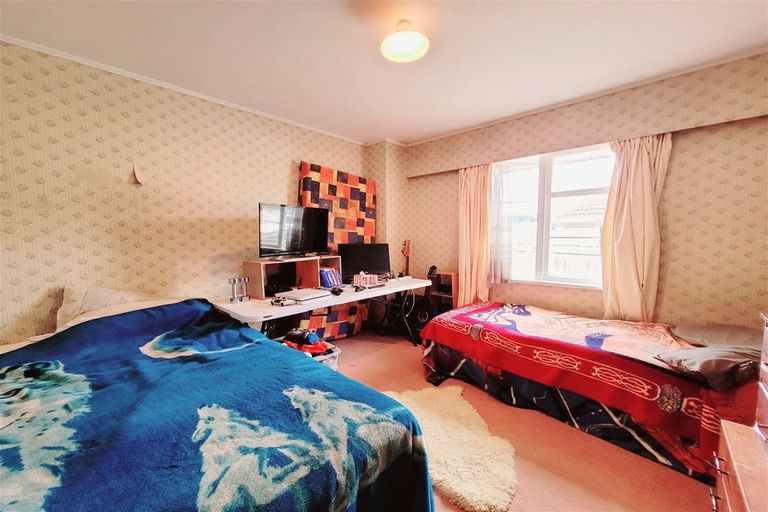 Photo of property in 12 Lowry Crescent, Stokes Valley, Lower Hutt, 5019