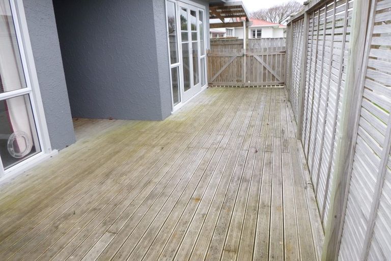 Photo of property in 25 Glasgow Street, Takaro, Palmerston North, 4412