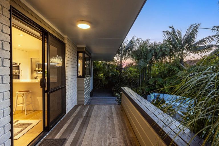 Photo of property in 23 Glucina Avenue, West Harbour, Auckland, 0618