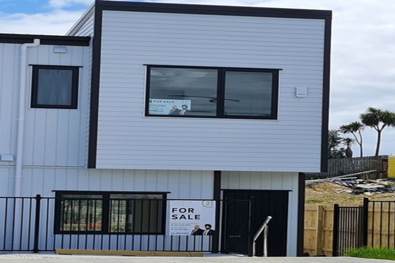 Photo of property in 9b Putiputi Way, Papakura, 2110