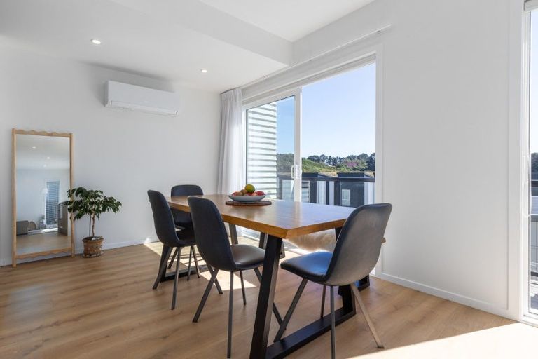 Photo of property in 30 Hokioi Drive, Kenepuru, Porirua, 5022