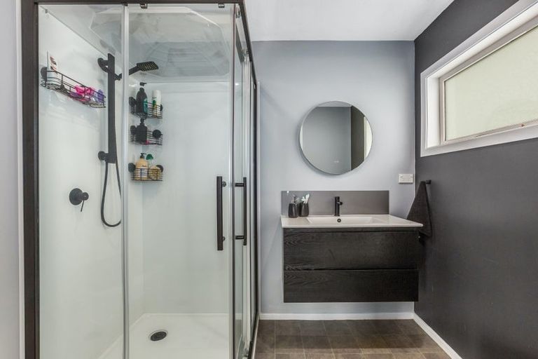 Photo of property in 28 Paremata Crescent, Paremata, Porirua, 5024