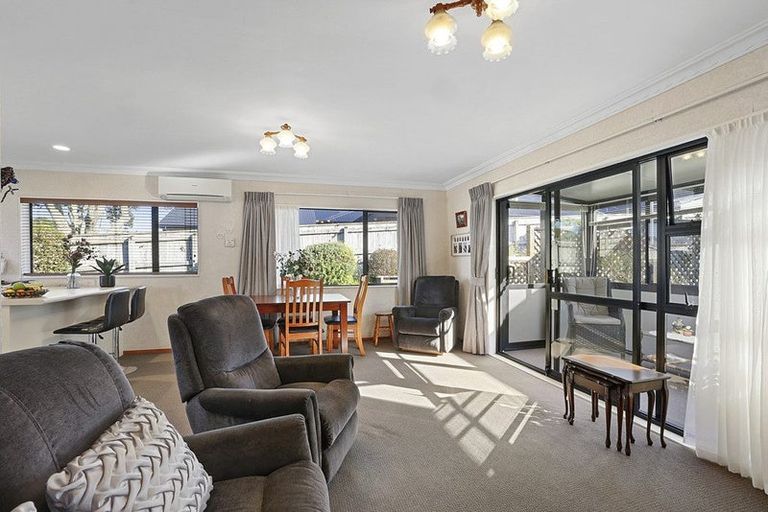 Photo of property in 1/30 Whiteley Street, Moturoa, New Plymouth, 4310