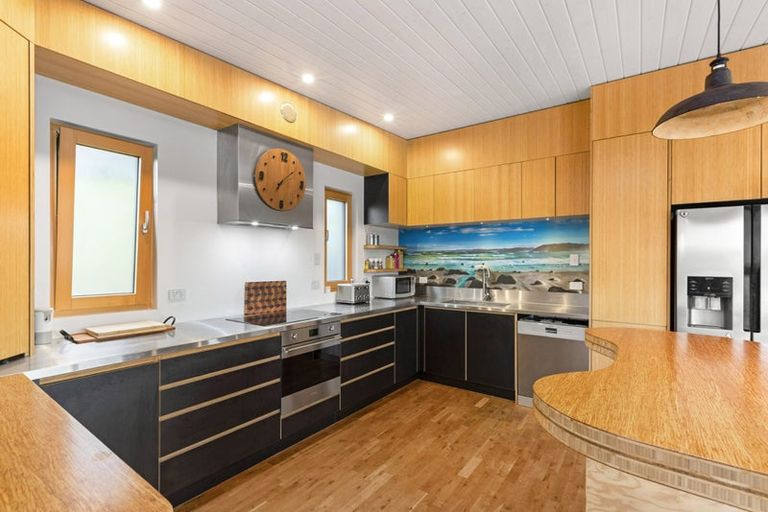 Photo of property in 21 Primrose Street, Raglan, 3225