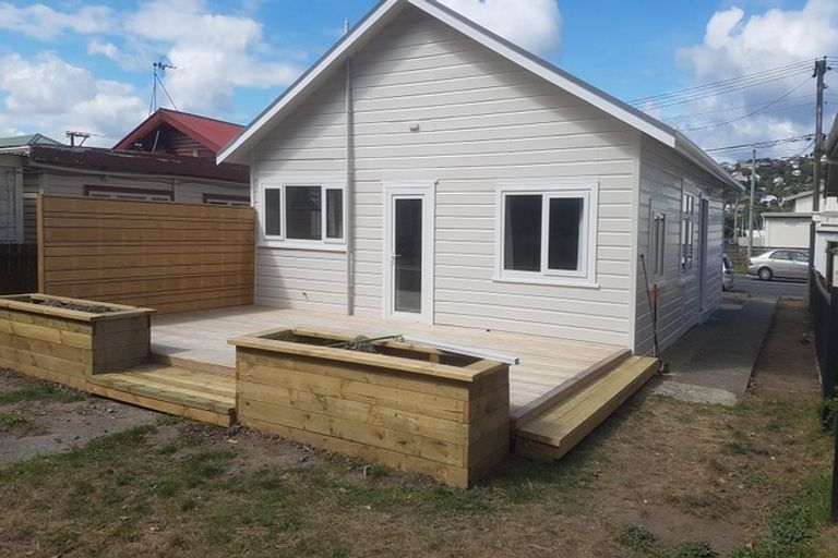 Photo of property in 37 Tauhinu Road, Miramar, Wellington, 6022