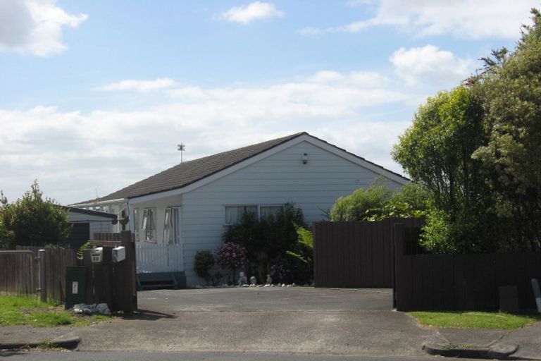 Photo of property in 20 Rukumoana Place, Clendon Park, Auckland, 2103