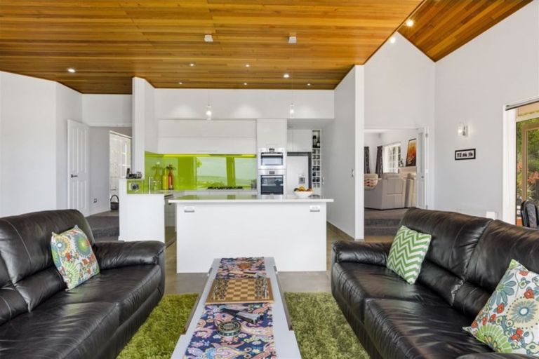 Photo of property in 64 Waldorf Crescent, Orewa, 0931