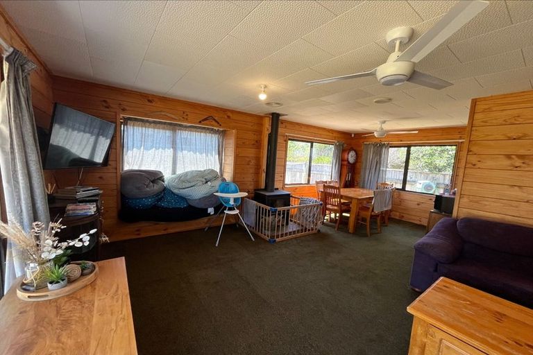 Photo of property in 19 Scott Avenue, Otaki Beach, Otaki, 5512