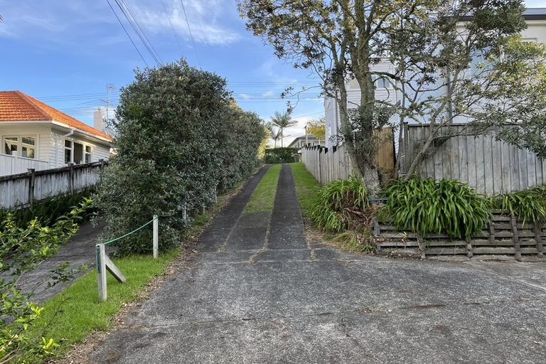 Photo of property in 155a Hinemoa Street, Birkenhead, Auckland, 0626