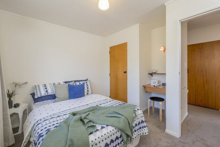 Photo of property in 10 Graham Grove, Waikanae, 5036