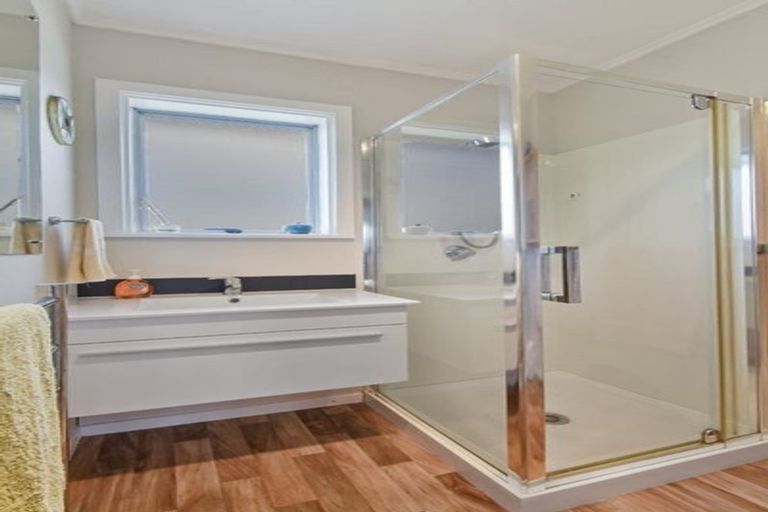 Photo of property in 2 Valentine Street, Papakura, 2110