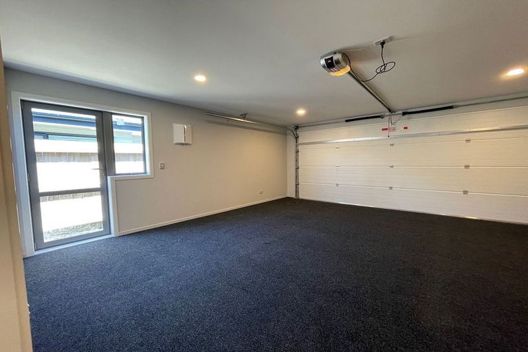 Photo of property in 30 Vinistra Road, Kumeu, 0810