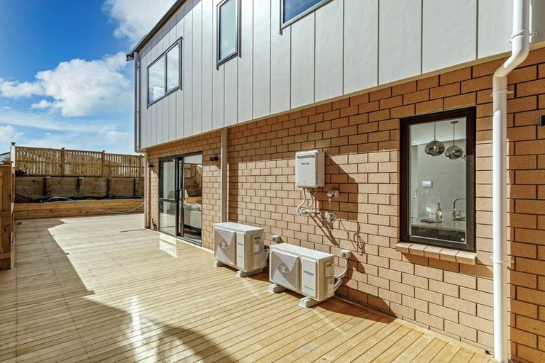 Photo of property in 43 Sunnyheights Road, Orewa, 0931