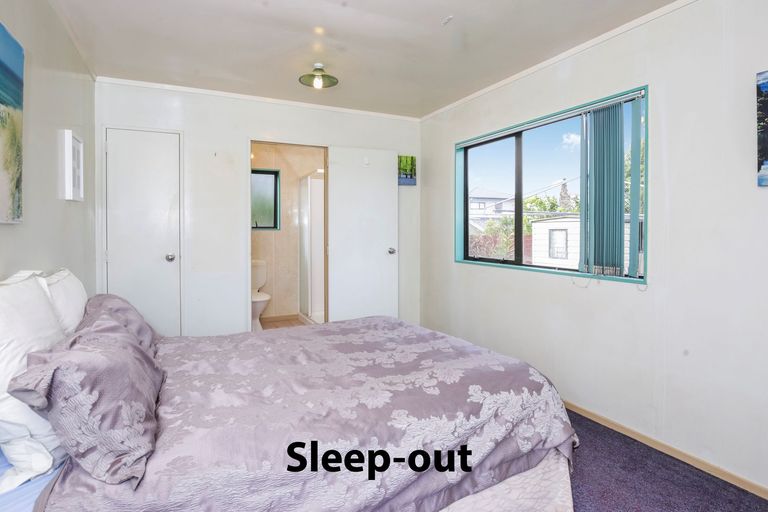 Photo of property in 65 Hepburn Road, Glendene, Auckland, 0602