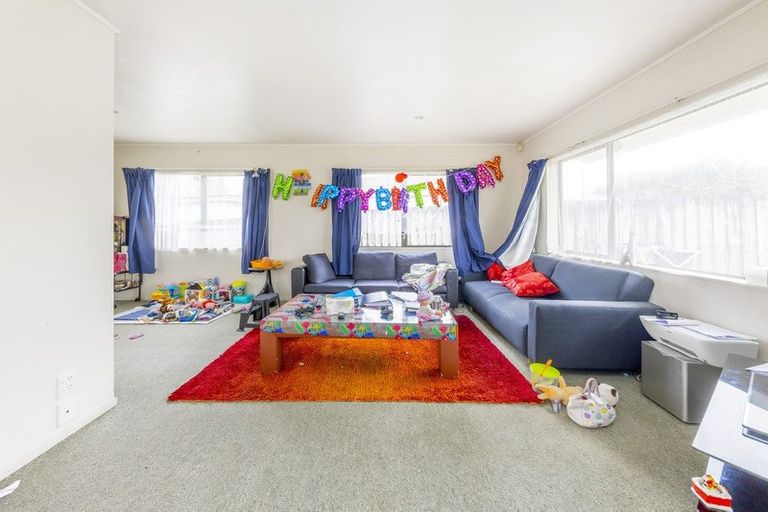 Photo of property in 2/32 Limond Street, Randwick Park, Auckland, 2105