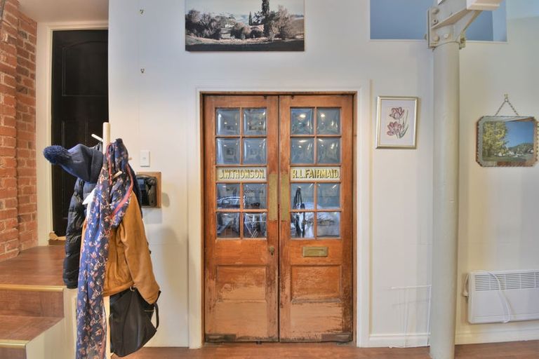 Photo of property in 37 Dowling Street, Dunedin Central, Dunedin, 9016