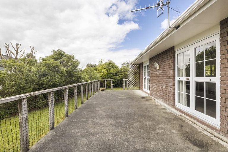 Photo of property in 155 Summerhill Drive, Fitzherbert, Palmerston North, 4410