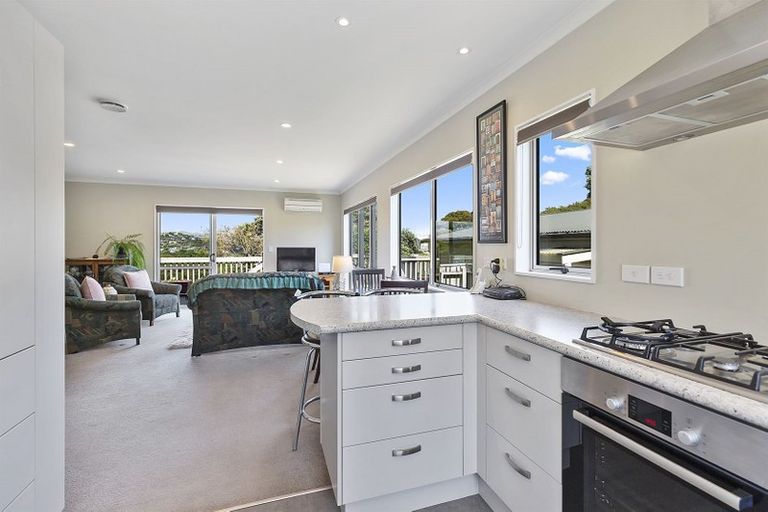 Photo of property in 4 Corlett Road, Plimmerton, Porirua, 5026