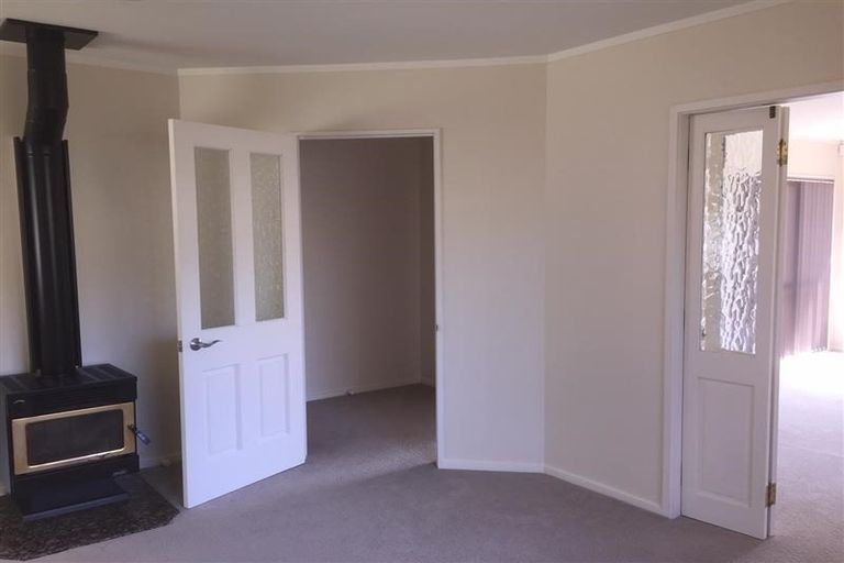 Photo of property in 39 Waimoko Glen, Swanson, Auckland, 0612