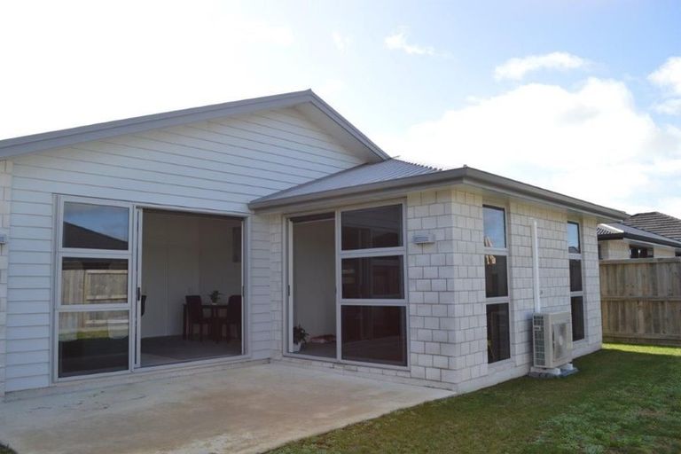 Photo of property in 15 Furlong Road, Papamoa, 3118