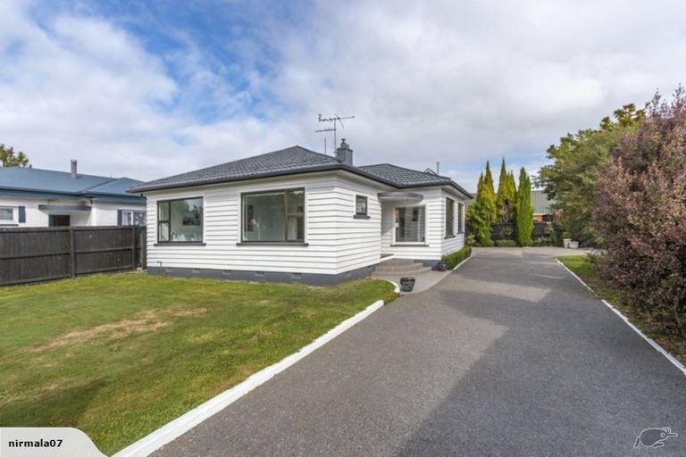 Photo of property in 215 Main North Road, Redwood, Christchurch, 8051