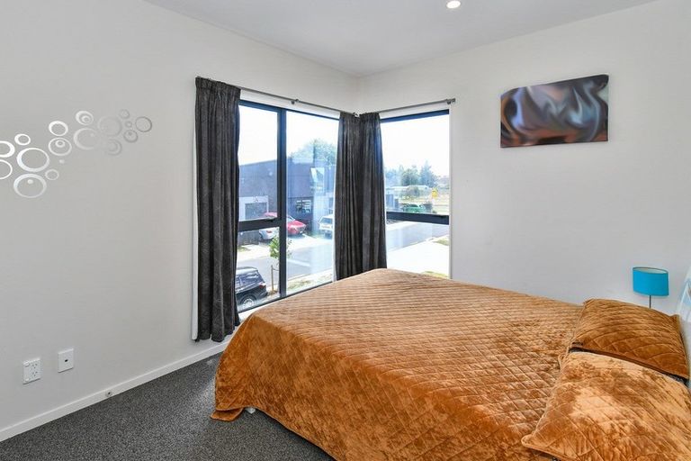 Photo of property in 1 Te Aparangi Road, Papakura, 2110