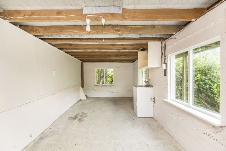 Photo of property in 31 Olivia Crescent, Tawa, Wellington, 5028