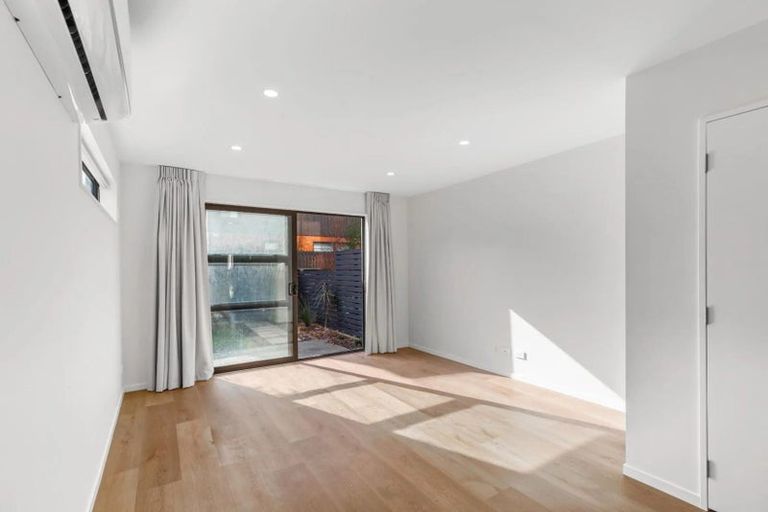 Photo of property in 3/476 West Coast Road, Glen Eden, Auckland, 0602