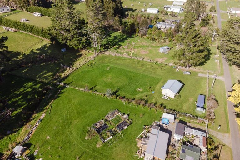 Photo of property in 37 Bright Street, Eketahuna, 4900