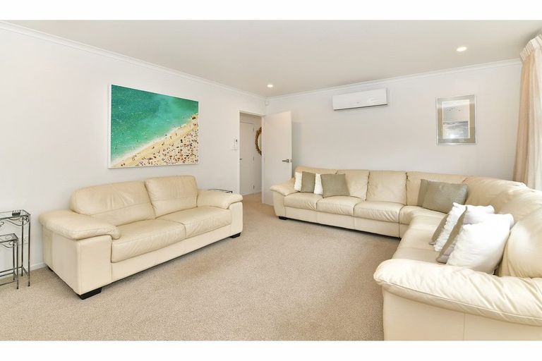 Photo of property in 43b Doment Crescent, Orewa, 0931