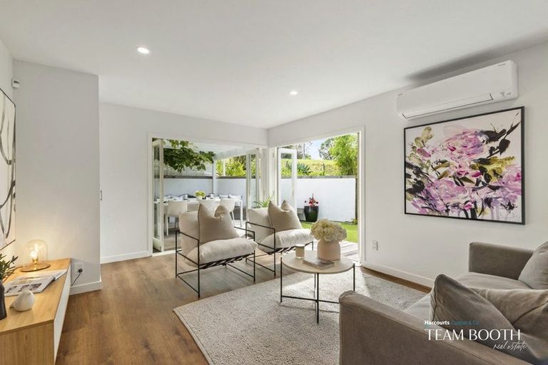 Photo of property in 2/22 Rangatira Road, Birkenhead, Auckland, 0626