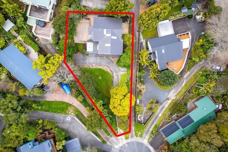Photo of property in 13 Reynolds Place, Torbay, Auckland, 0630
