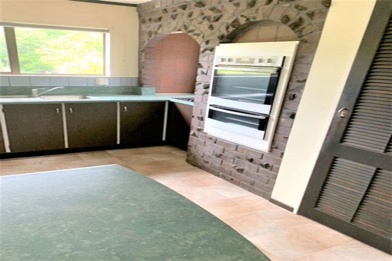 Photo of property in 6 Pioneer Grove, Silverstream, Upper Hutt, 5019