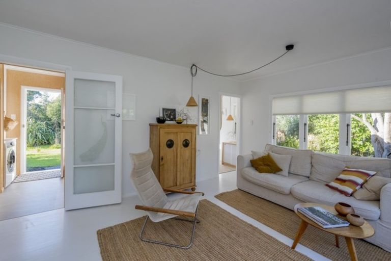 Photo of property in 18 The Avenue, Otaki Beach, Otaki, 5512