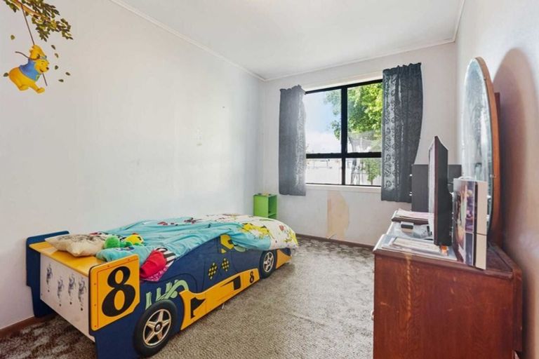 Photo of property in 14 Rollerson Street, Papakura, 2110