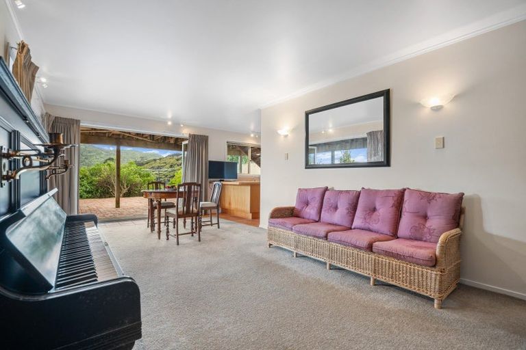 Photo of property in 77 Seaview Road, Piha, New Lynn, 0772