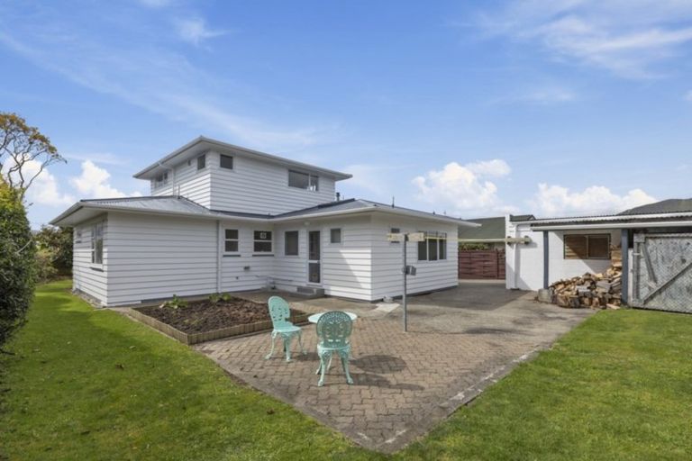 Photo of property in 13 Whites Line West, Woburn, Lower Hutt, 5010