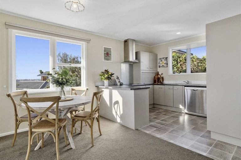 Photo of property in 18 Tirinui Crest Road, Otumoetai, Tauranga, 3110