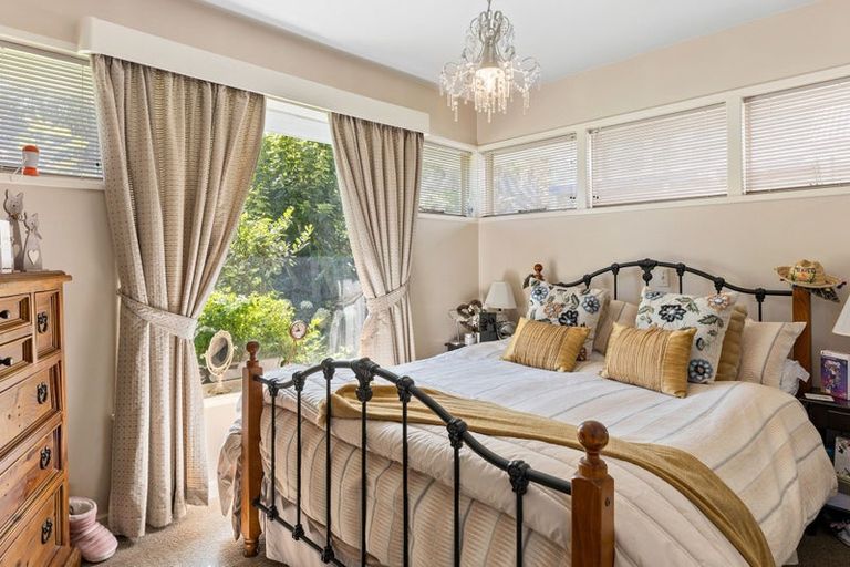 Photo of property in 149 Memorial Avenue, Burnside, Christchurch, 8053