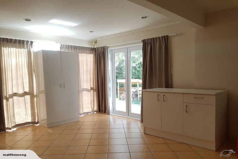 Photo of property in 2/28 Coroglen Avenue, Birkenhead, Auckland, 0626